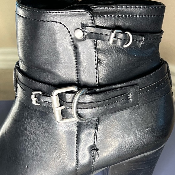 Nickels Marlon Black Buckled Heeled Booties - Sz 10 w/ box - Picture 2 of 8